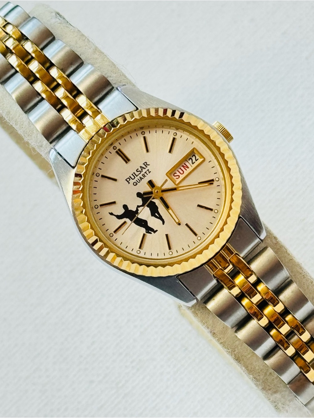 Vintage Seiko Pulsar Women's President Day/Date Watch Silver Gold V783-X003